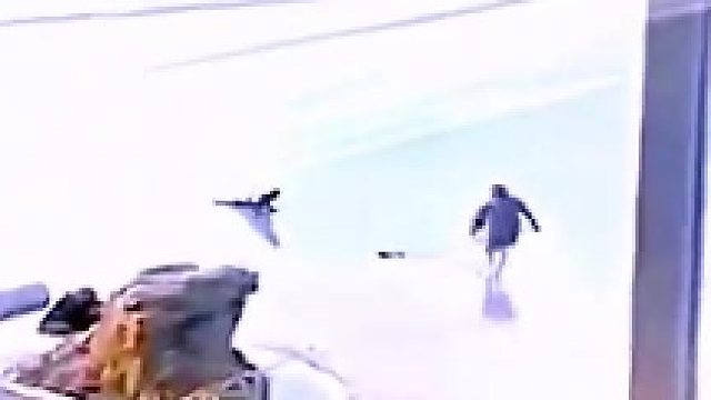 外网曝光美容院捕捉目击者