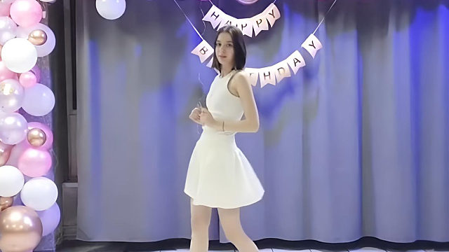 俄罗斯姑娘才艺表演24.02.13_女神02