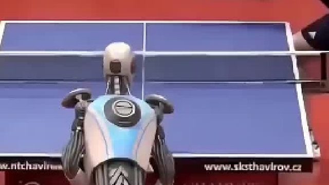 现在机器人哪有这么灵活哟 有这么灵活地球怕不是要换主人了…