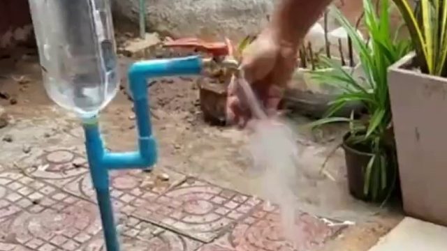 是个提高水龙头水压的好办法！ 可是，从前城里人没用；现在都是自来水，对农村人也没用。