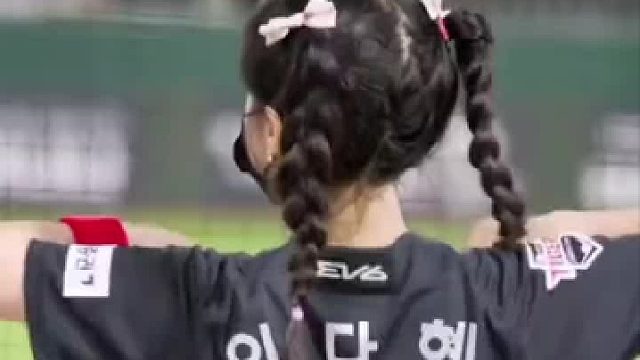 韩国足球宝贝李多惠 跳舞超好看