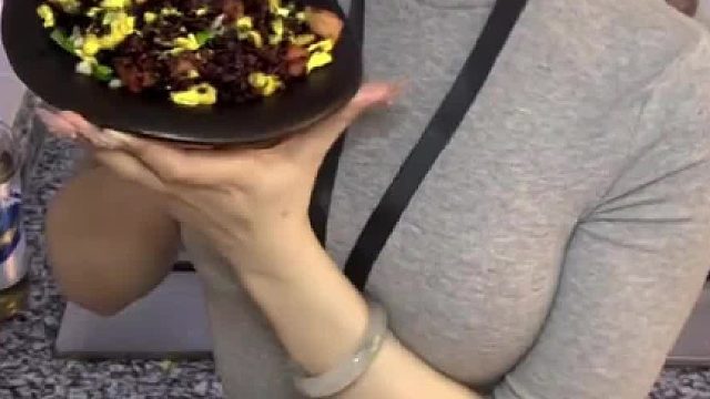 ˋ ˊ 别和体重斤斤计较，吃得开心开心就好