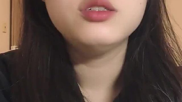 拖到24岁，找了个想当别人女朋友的男朋友，当然这并不说明如果我早点恋爱就能碰到好男人，这种概率极低，大家都懂。 感觉在这个世界上，真男人凤毛麟角。 现在都不好意