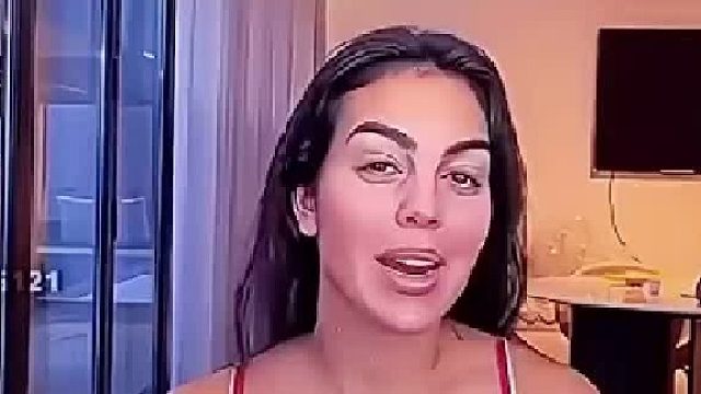 他们怎么知道C罗出现了 秒出现 秒进那么多人