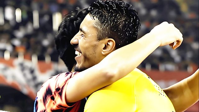 高情商！在中超混就得认大哥，看保利尼奥对郑智咋做的？