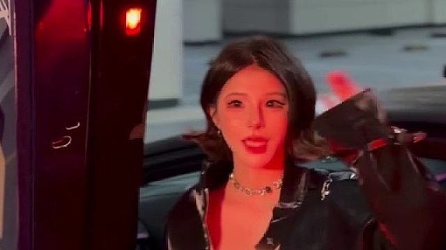 兰博基尼严选副驾驶 一个好看，一个好开#御姐 #兰博基尼 #美女