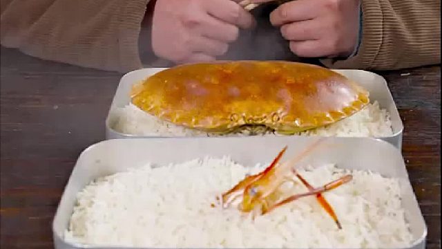 三个各怀心思的人在农村玩盲盒吃饭挑战