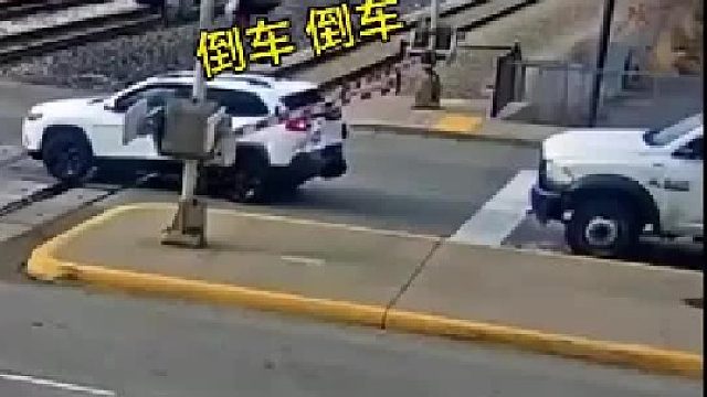 后车这个老6，全责不过分吧