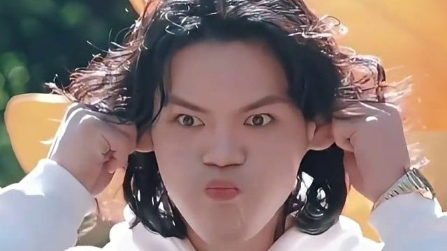 当向佐展示如何哄小孩