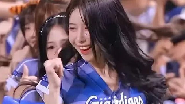 台湾富邦啦啦队三振舞