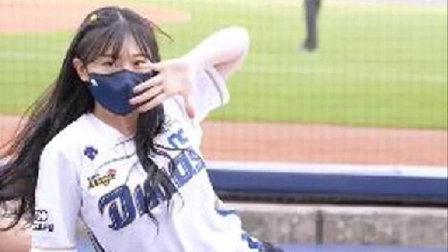 220507韩国职棒拉拉队金娜妍