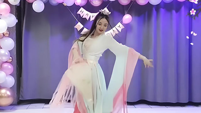 俄罗斯姑娘才艺表演24.02.14_空军(阿妮亚)10