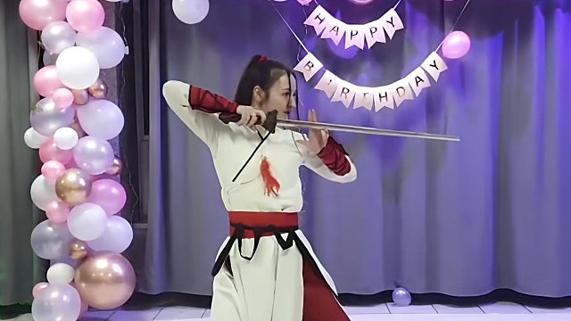 俄罗斯姑娘才艺表演24.02.14_空军(阿妮亚)12