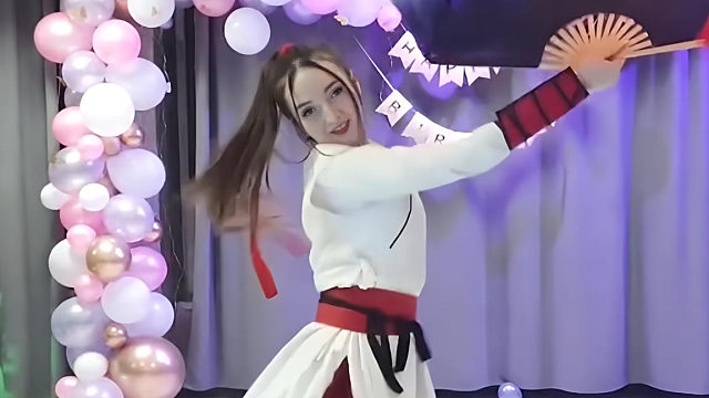 俄罗斯姑娘才艺表演24.02.14_空军(阿妮亚)13