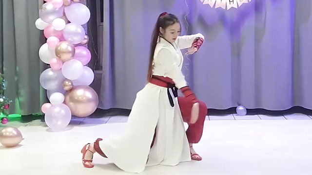 俄罗斯姑娘才艺表演24.02.14_空军(阿妮亚)14