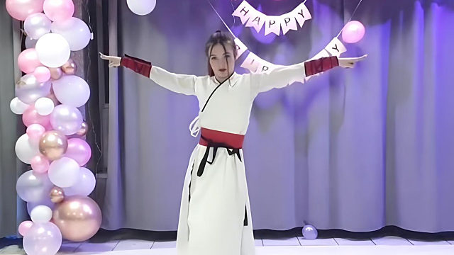 俄罗斯姑娘才艺表演24.02.14_空军(阿妮亚)15