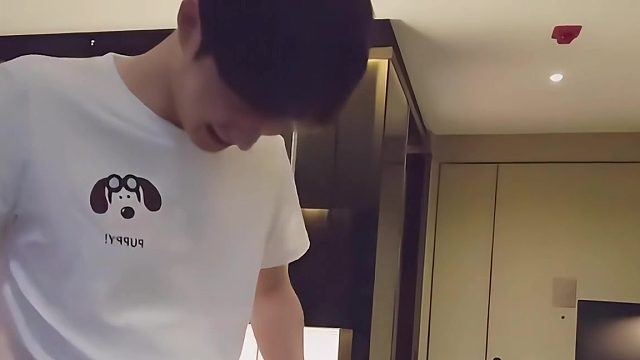 哪能翘那么高啊