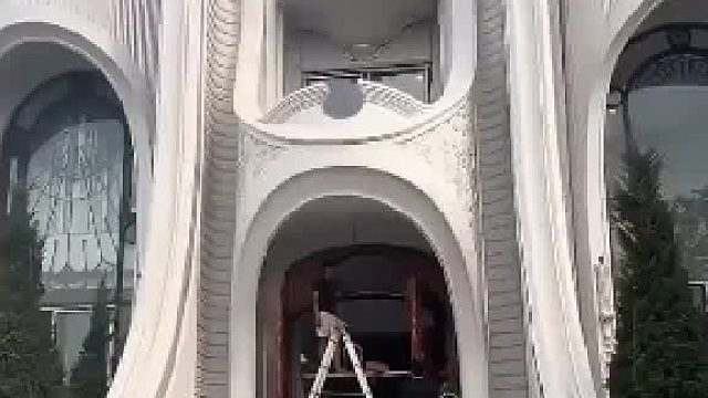 男子晒老爸给兄弟三人分的自建房，大哥“冰封王座”弟弟“庄园”