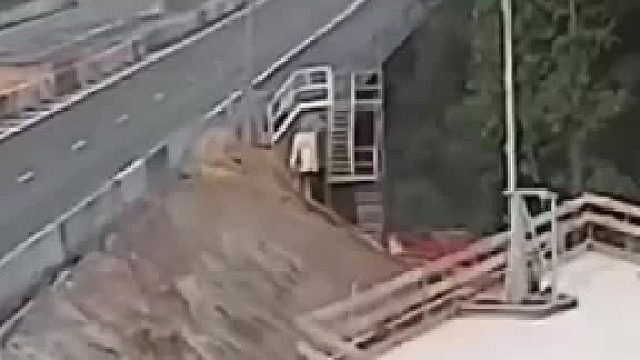 所以说，我家门口那条道修半年了，差哪儿了？