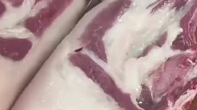 正宗土猪肉20元_斤！两年后200买不到？