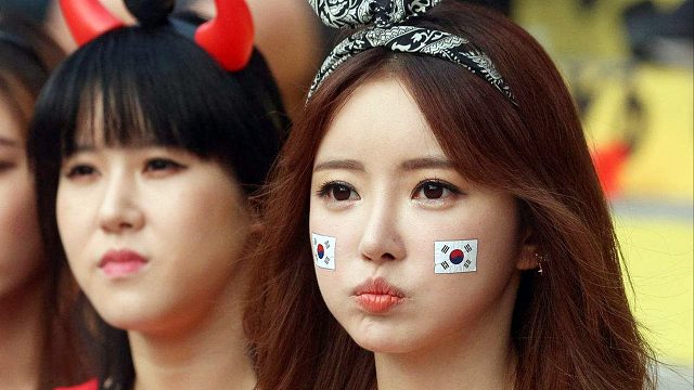 另类风景线！看台美女球迷大盘点，你喜欢哪个洋妞？