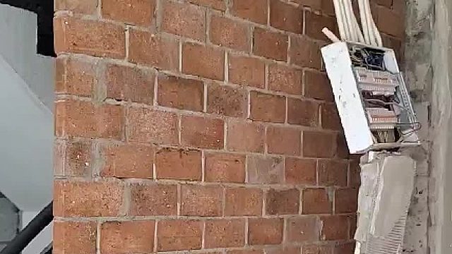 薄墙确实省空间，但安全也受影响！你们觉得是安全重要还是美观重要呢？