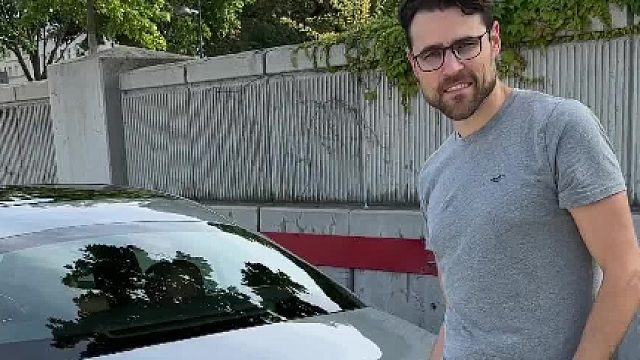 全新奔驰E的电动拖车钩，太赞了