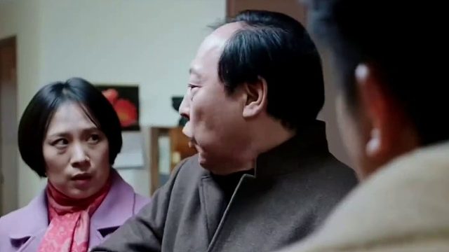 “明成这D一掏，气场直接拉满，谁看了不哆嗦！