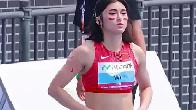 女子一百米栏吴艳妮，实力打破一切争议