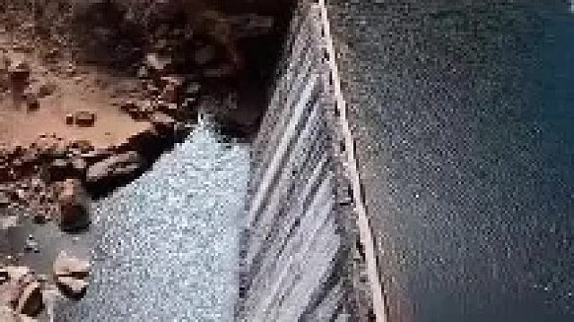 把灵魂系在风里，追无界远方。