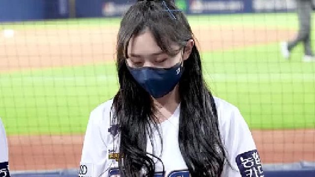 韩国拉拉队金娜妍'ELEVEN'(IVE)