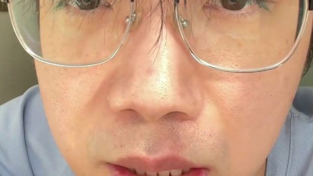 大部分女性在感情中希望成为“大哥的女人”，但活生生的让自己成为了“大哥本人”。这个社会不能只允许男人靠父母买车买房，只要女性想要依赖另一半，就被教育你要成为独立
