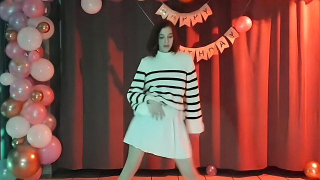 俄罗斯姑娘才艺表演24.02.14_女神