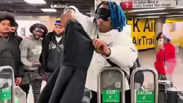 纽约地铁巨资升级防盗门竟被黑人小哥一秒破解，未来是他们的