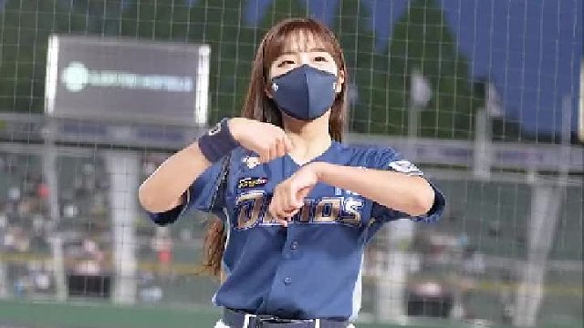 韩国拉拉队金秀贤'ELEVEN'(IVE)