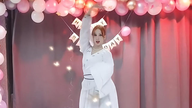 俄罗斯姑娘才艺表演24.02.14_静儿(拉达)01