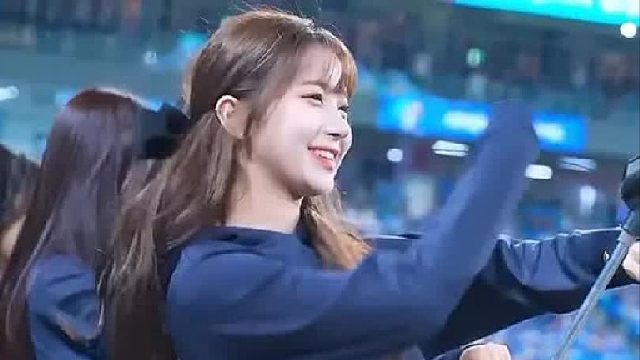 足球比赛领先了好高兴