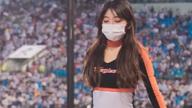 韩国拉拉队朴素英“wa da da”