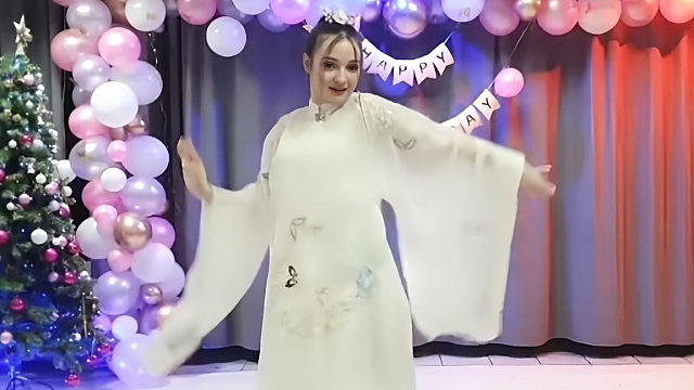俄罗斯姑娘才艺表演24.02.15_空军(阿妮亚)03