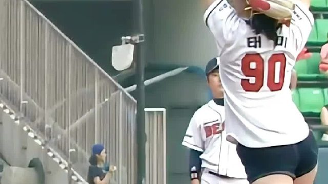 这发球也太耍帅了吧！