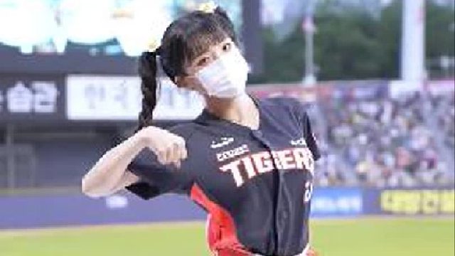 韩国拉拉队李多惠“Glass Bead、NAVILLERA”(GFriend)