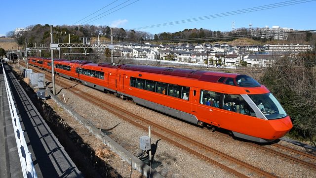 小田急电铁小田原线最拥挤复线区间多车型通行集合