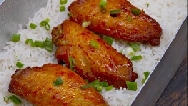 三个各怀心思的人在农村玩盲盒吃饭挑战