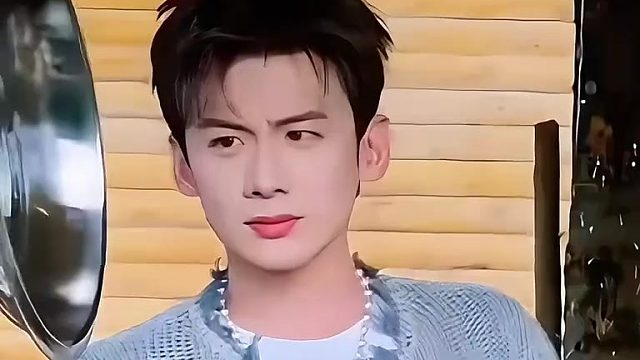 金晨，离了你谁还能逗我笑，任何东西都能当镜子