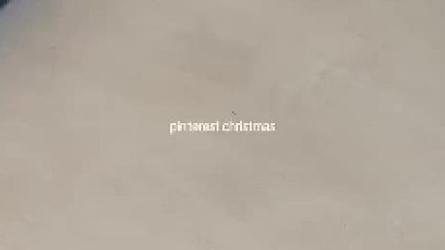 外国小姐姐黑色主题的礼物  体验