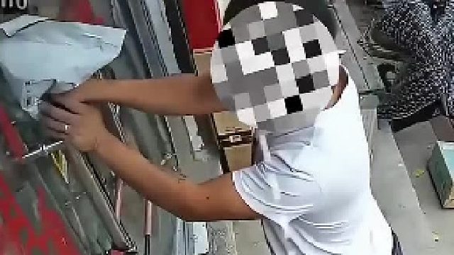 人家都快塞进去了，你还得让房主自己过来一趟