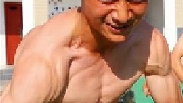 军人肌肉为什么军人的肌肉看起来比健身房的肌肉要硬