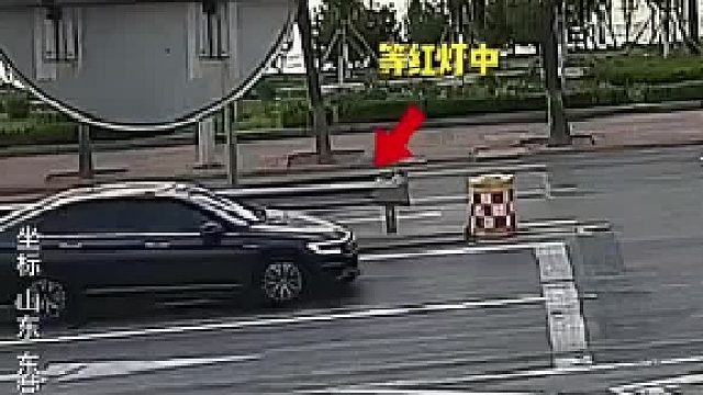 等个红绿灯被酒驾追尾了，结果对方又被交警拘留了这个时候还找谁佩赔付呢？