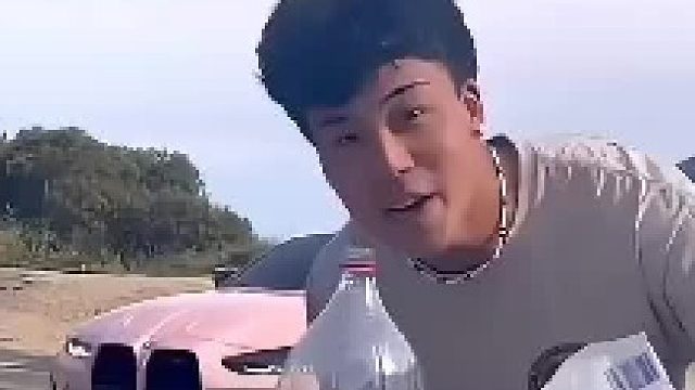 看似玩这个，其实在秀车