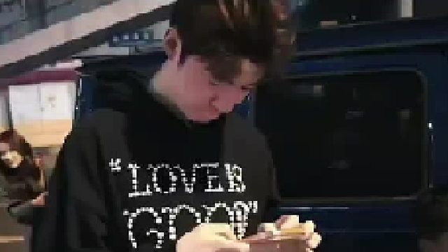 二嫂，别告诉我哥！